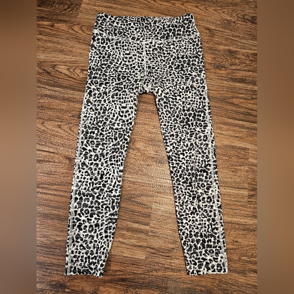 Outdoor Voices Leopard Print leggings